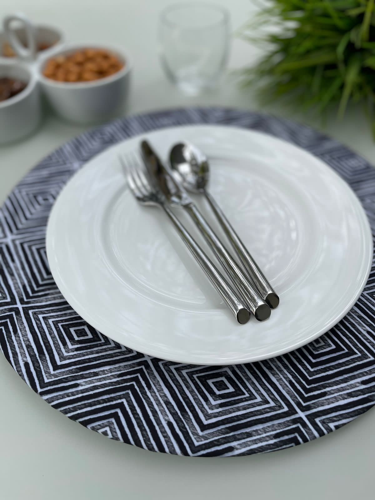 MR-ROM: Mantel individual redondo PVC rombos