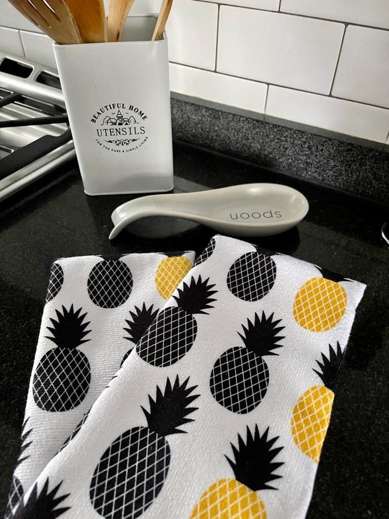 2TC-PIÑAS Toalla de cocina y baño piñas